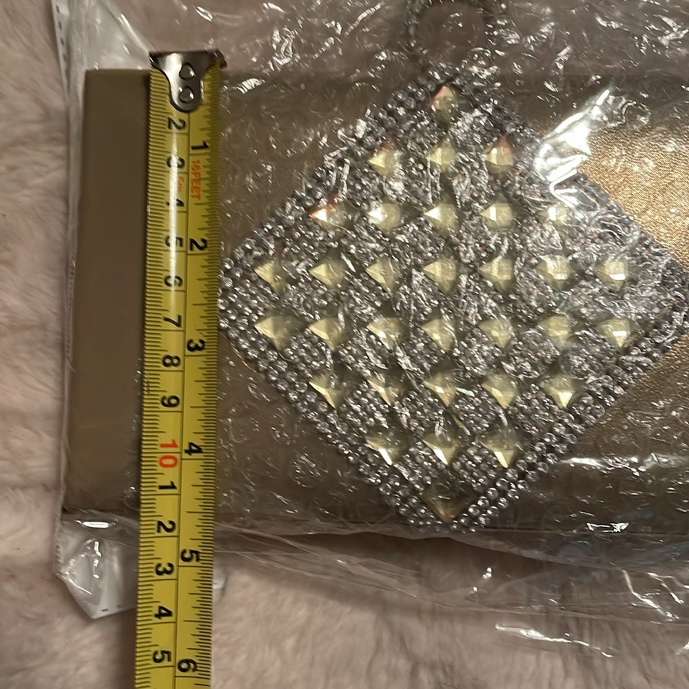 Nina’s Collection Canada gold clutch with chain NWT. - Picture 13 of 13